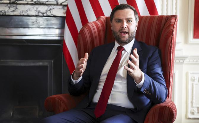 На фото: вице-президент США Джей Ди Вэнс