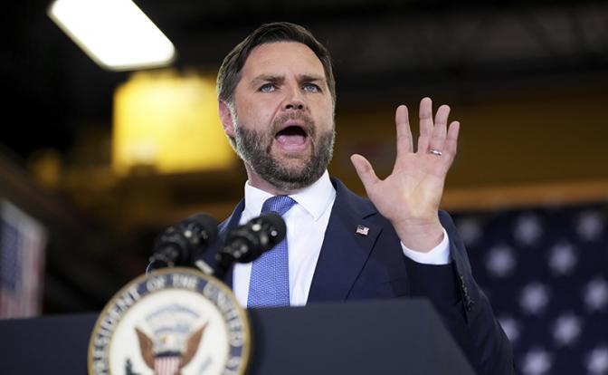 На фото: вице-президент США Джей Ди Вэнс