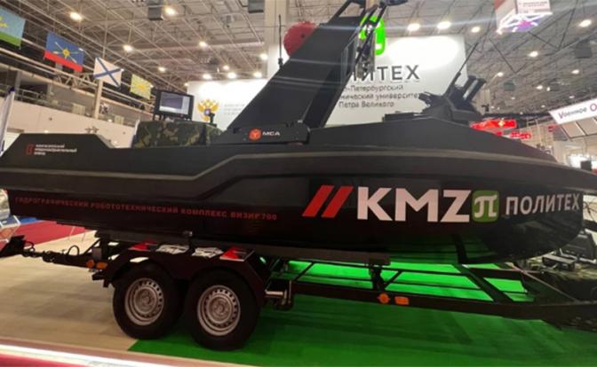 На фото: безэкипажный катер производства KMZ