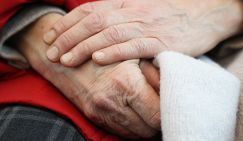 Хирург: Холодные руки могут быть проявлением атеросклероза