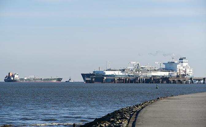 Назло Вашингтону? Нью-Дели выбирает скидки – закупки российской нефти растут вопреки санкциям и тарифам