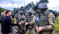 60 тыс. войск станут гарантией для Зеленского: ЕС просчитывает контингент «миротворцев»