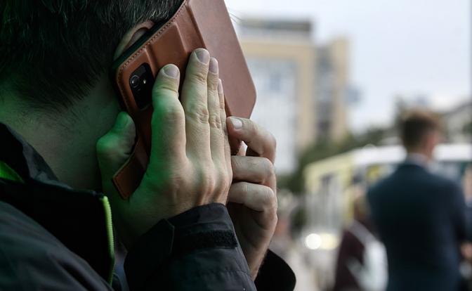 Пока в защиту граждан от телефонных мошенников не вступит армия, будем ограничиваться полумерами