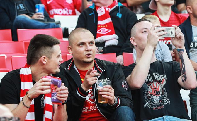 В Госдуме готовы обсудить возобновление продажи пива на стадионах