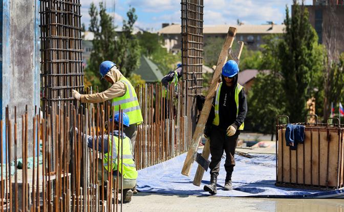 Стройкомплекс уходит в пике - до жилищного кризиса пара лет. И что дальше?