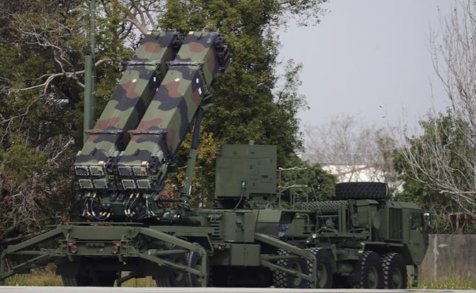 На фото: ЗРК MIM-104F Patriot.