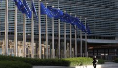 Казахстанский коридор для России надо перекрыть: Трамп выдвинул Евросоюзу свои условия