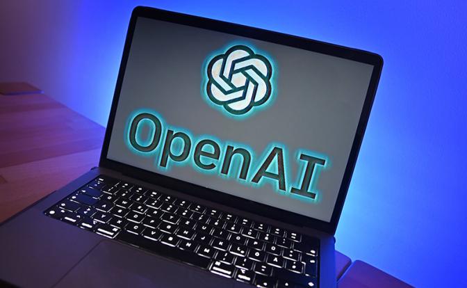 Юрист: Применение ChatGPT или нейросети в работе может обернуться уголовным делом