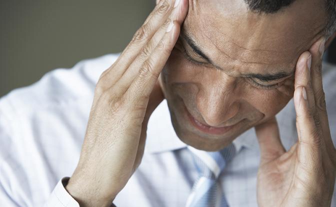 Терапевт: головная боль может быть признаком онкологии