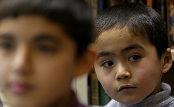 Адвокат объяснила, чем грозит незачисление 87% детей мигрантов в школы РФ