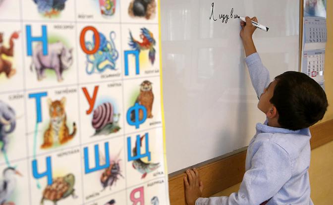 Малолетки с бандитским уклоном: Рособрнадзор отчитался о детях-мигрантах, которых в школу не взяли. МВД ждут «горячие будни»