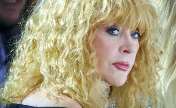 На фото: покинувшая Россию народная артистка СССР Алла Пугачева