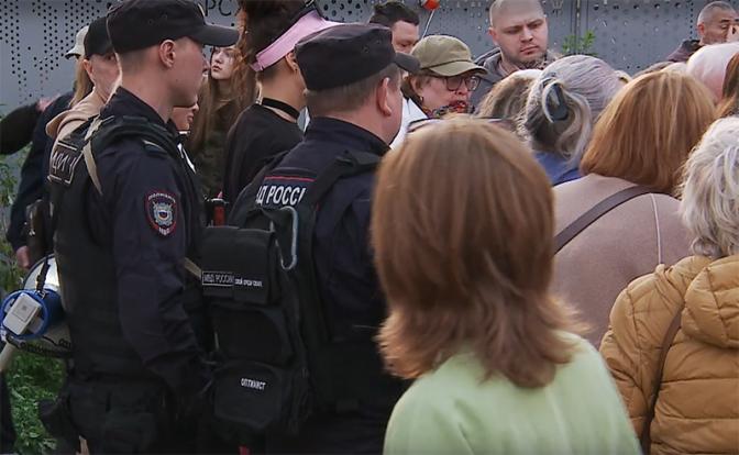 Благоустройство московского Марфино превратилось для жителей в кошмар с дежурствами у шлагбаумов