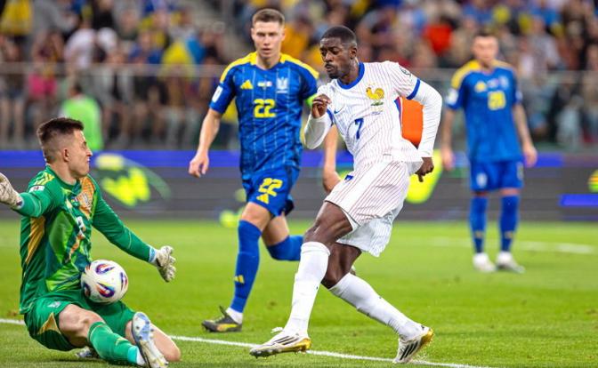 На фото: нападающий Усман Дембеле во время отборочного матча Лиги чемпионов УЕФА-2026. Украина – Франция. 5 сентября 2025 года.