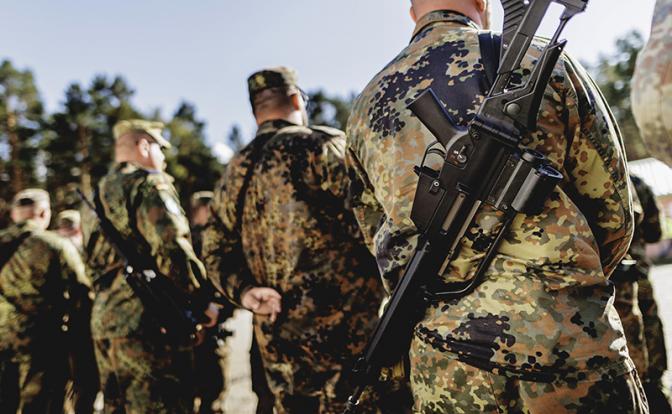 Драго Боснич: Лозунг «Ты не только мать, ты - солдат» скоро станет в Польше популярным