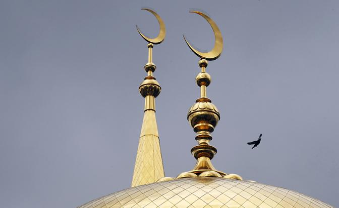 Взрывоопасная «многоходовка»: Во дворы мечетей полетели головы свиней