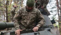 Угнал танк - спас свою жизнь. Украинские солдаты бегут с фронта любым возможным способом