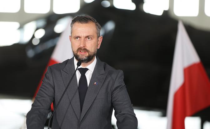 На фото: глава Минобороны Польши Владислав Косиняк-Камыш