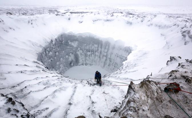 Взрывы в тундре: Испытания чудо-оружия Путина или природная аномалия?