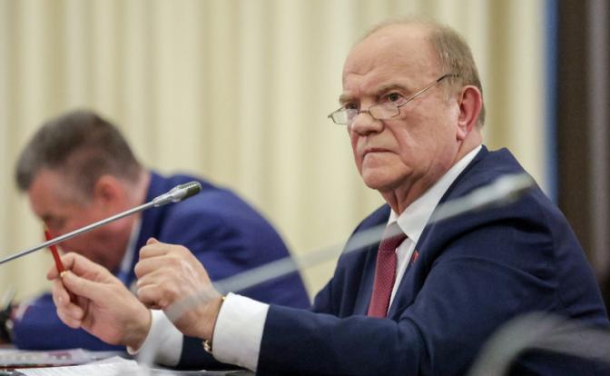 На фото: руководитель фракции КПРФ в Госдуме РФ Геннадий Зюганов во время встречи президента РФ Путина с руководителями фракций Госдумы РФ