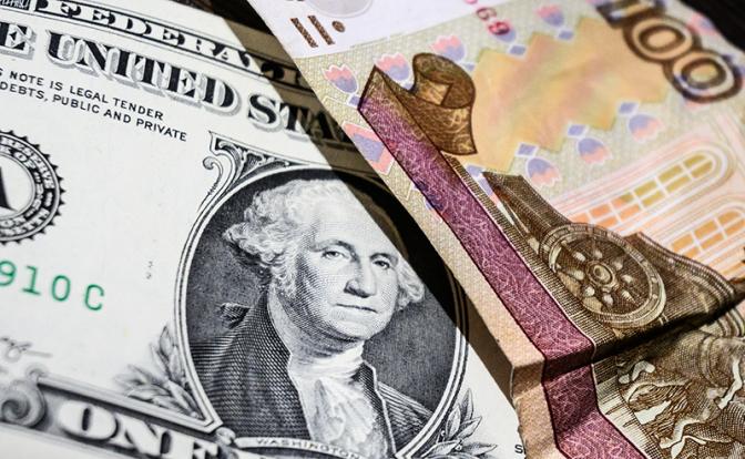 300 рублей за доллар: «Индекс BMW» безжалостен к российской экономике