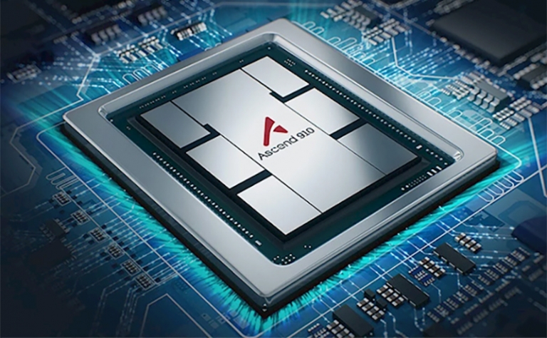 На фото: Huawei Ascend 910C поступил в массовое производство в первом квартале этого года. Сообщается, что первыми покупателями Ascend 910C стали такие интернет-гиганты, как Alibaba, Baidu и Tencent.