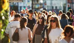 Жизнь без телевизора. В России резко сократилось число обеспеченных семей