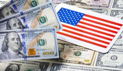 Курс доллара падает к большинству валют мира - кроме рубля