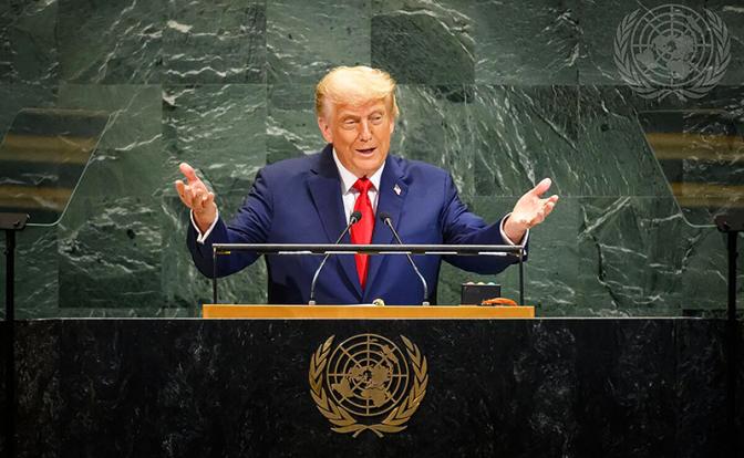 На фото: президент США Дональд Трамп во время выступления на общеполитических дебатах на Неделе высокого уровня 80-й сессии Генеральной Ассамблеи ООН.