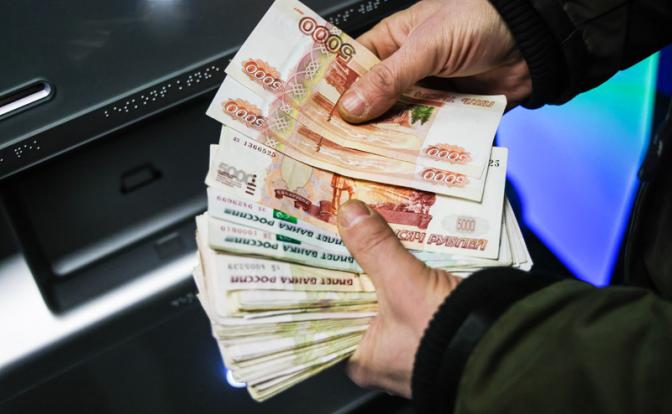 Жизнь в долг: Власти планируют приставить к каждому "финансовую няню" с правами надзирателя