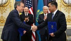 Привет от Токаева: Удар казахским тепловозом в спину России