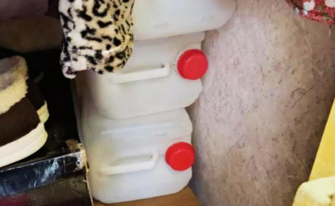 Метаноловая напасть. Смертельно ядовитый спирт просочился в Ленинградскую область