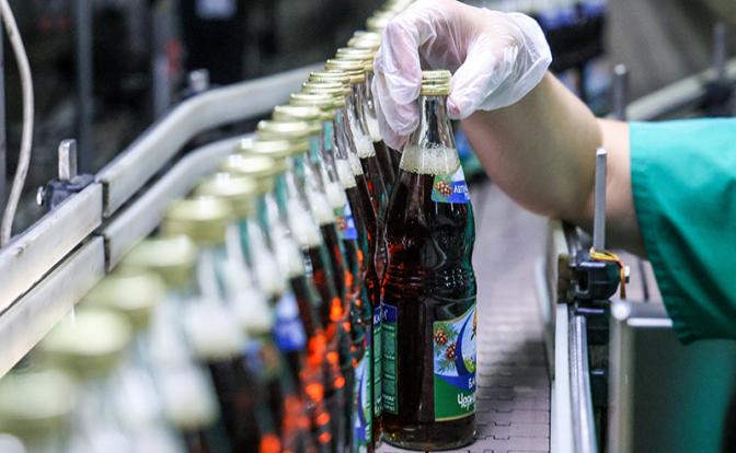 СССР на прилавке: Молодежь выбирает «Байкал» и «Дюшес» как символ надежности