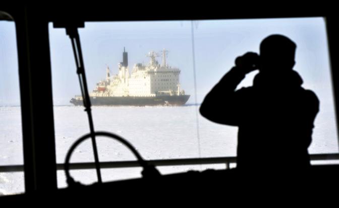 Пока Россия медлит, а Европа выкобенивается, наш Севморпуть учит китайский