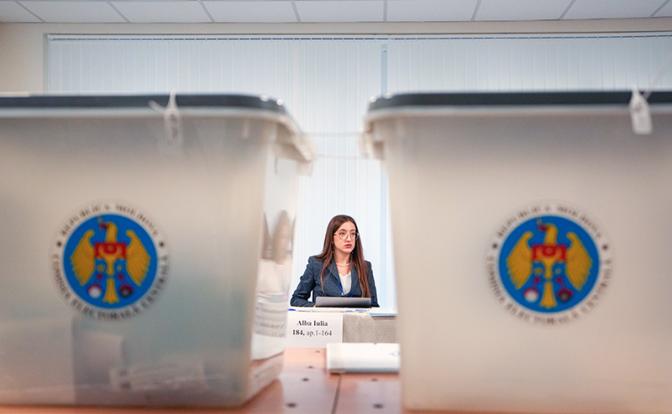 Затулин назвал невиданными по грязи выборы в Молдавии