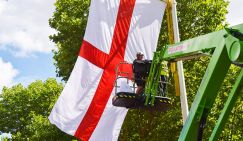 Британия превращается в Исламскую империю – мусульмане запретили флаг Англии