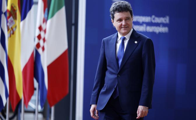 На фото: президент Румынии Никушор Дан