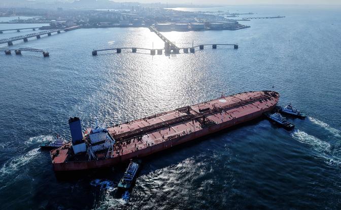 Французские военные захватили нефтяной танкер, якобы связанный с «теневым флотом» РФ