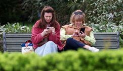 Выстрел в голову: Почему на наших цифровых платформах упорно появляется экстремистский контент