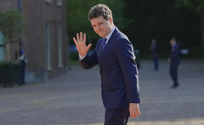 На фото: президент Румынии Никушор Дан.