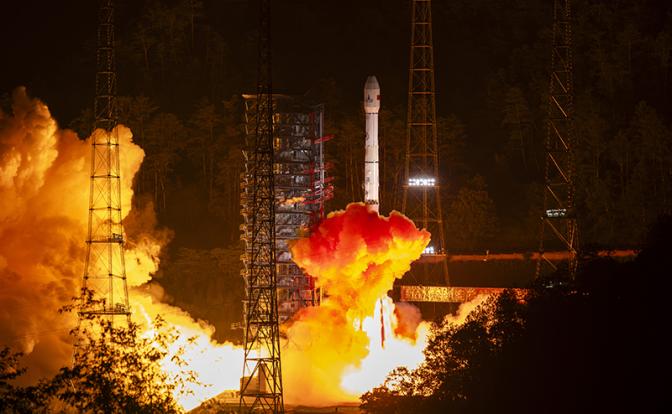 Яблони на Марсе: американские - Илона Маска или русско-китайские - Путина и Си?