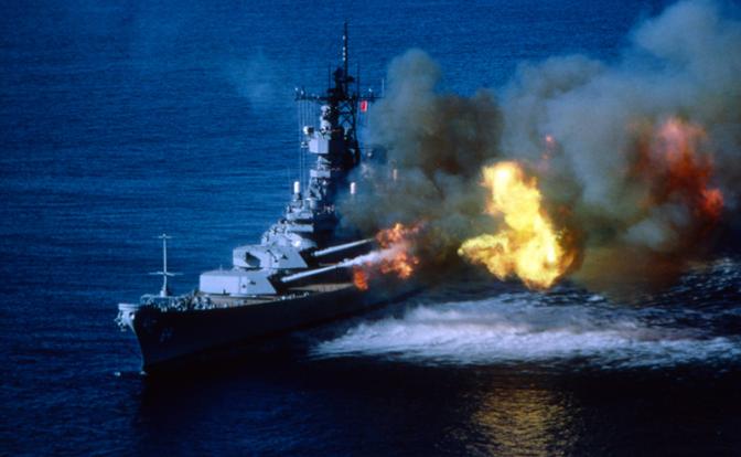 На фото: линкор класса "Айова", второй корабль ВМС США