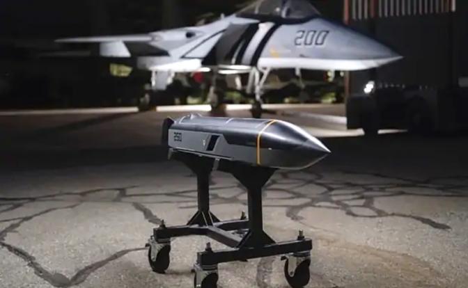 На фото: модульная крылатая ракета Barracuda.