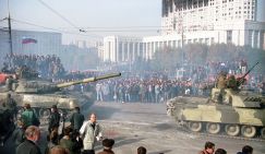 КПРФ напомнила о «Черном октябре»: Чубайс валил бы лес в лагерном клифту, если бы танки Ельцина Дом Советов не расстреляли