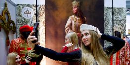 Почему носили на Руси и зачем вернулись к нему снова. Яркие фото девушек в кокошниках