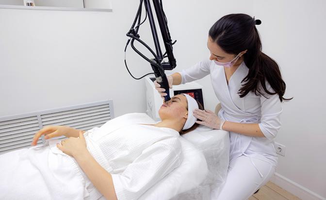 Лазерная шлифовка лица: можно ли убрать шрамы?