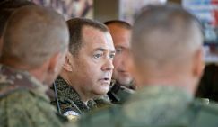 Медведев ответил Трампу на слова о поставках Киеву «Томагавков»