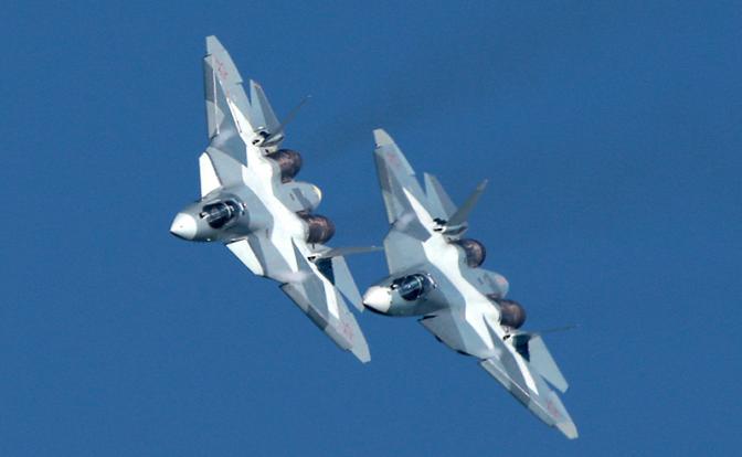 На фото: российские истребители пятого поколения Су-57.