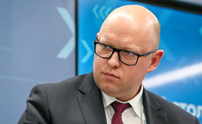 На фото: министр дорожного хозяйства и транспорта Челябинской области Алексей Нечаев.