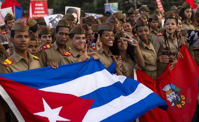 На фото: кубинские военнослужащие.